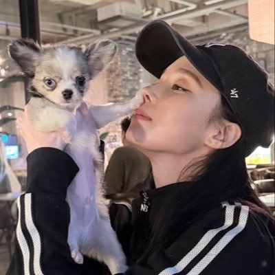 piaomuo's profile picture. @thurseclair