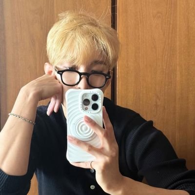 kyeomvirus's profile picture. ˖° junkyeom⋆˚
.☘︎ ݁˖dksk ݁˖☘︎.
𓏲 ๋࣭ ࣪ ˖🎐⋆˚꩜｡⋆