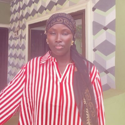 Hafsyy01's profile picture. Graphic Designer | Branding + Packaging. Portfolio: https://t.co/hCE9MTTh7A