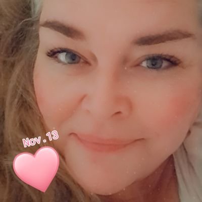 Elkinra2's profile picture. VROUW: ZIJ & HAAR! Moeder & Oma 🩵 Vrije ziel. Verbinding. Theaterdier. Natuurlijke genezing dus ongevaxt. Organiseer de leukste TweetUps. Twitter niet X.