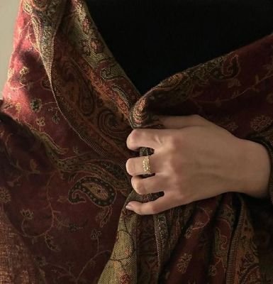 blossomques's profile picture. 🌷