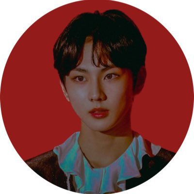 IntoYJW's profile picture. 