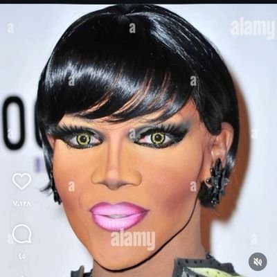 ziadkhaledr's profile picture. weirdo