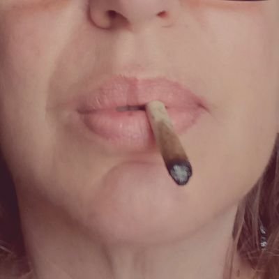 LauraRewind's profile picture. Se il tempo fosse soltanto oro...
Potresti anche permetterti di perderlo. Ma il tempo è vita, e tu non sai quanta te ne resta. (San J. E. de Balaguer) 🐸🐞♒💞♐️