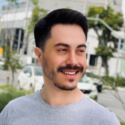 osooouza's profile picture. Jornalista, Tatuado e Cheiroso.