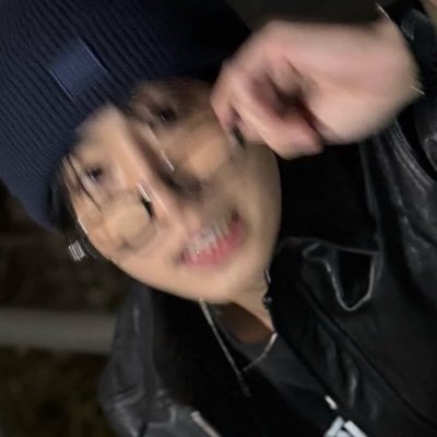 pinceldohyunjin's profile picture. how do i make this about han jisung
@apegohyunjin