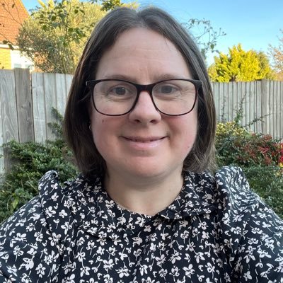 Michelle_Kirk84's profile picture. Advanced Dementia carer - residential unit lead. Mum to 2. Love 🏉🌹,⚽️#COYS 🤍 🏆. 3🦁& Lionesses 🏆 🏴󠁧󠁢󠁥󠁮󠁧󠁿,🏎 #LH44. Views my own, bit sweary