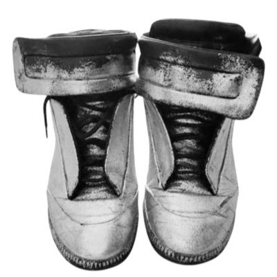 westls24's profile picture. 