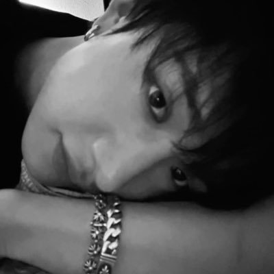 tommosoking's profile picture. all se need is love dreams and stray kids