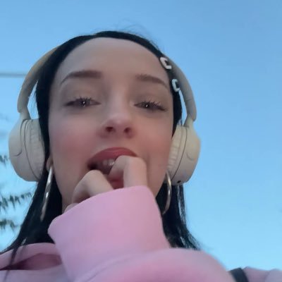 t_iremisuu's profile picture. i was just a white,  white, white lie lie