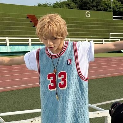 Ts_biraa's profile picture. sleepy