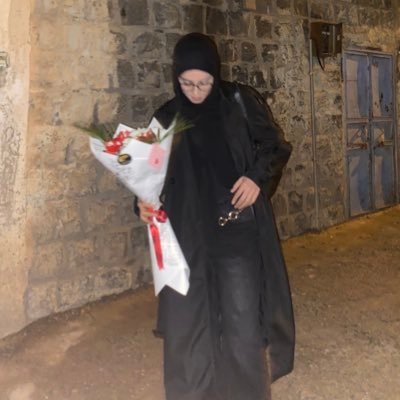 itsnotezo's profile picture. kimdir sığıntı? biziz.