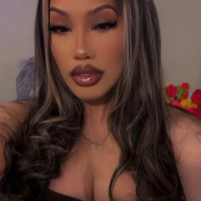 t1araaaaa's profile picture. ★ ★ ★ ★ ★