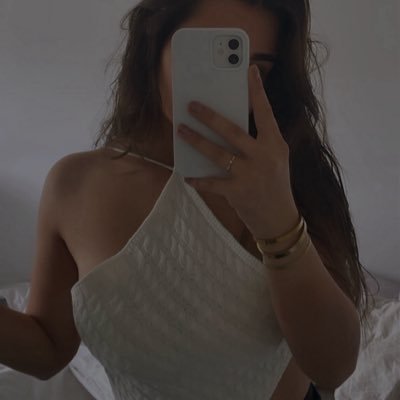 xlaurawrr's profile picture. 20 // i apologise for throwing your elo. it will happen again, don’t worry! | 🤍 @angewli