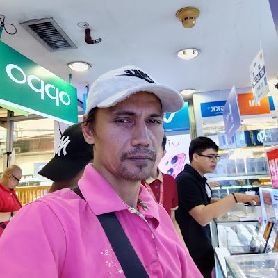 llo5373's profile picture. 