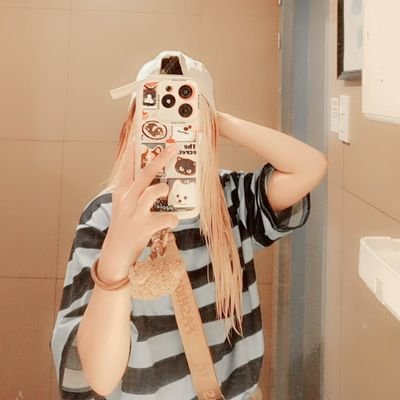 jeon97_thv95's profile picture. best couple taekook taekook forever taekookau🐯🐰❤️❤️💜💜