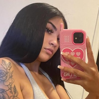 foreignnn_4's profile picture. All I want is happiness 😊