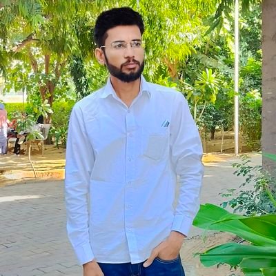 sawroopsolankii's profile picture. मत बैठ आशियां में परो को समेटकर,
हर हौसला खुली फ़िजाओ में उड़ान का हैं!