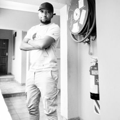 Zolani8503's profile picture. 👑