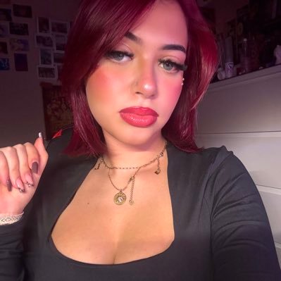 vivixxy3's profile picture. 