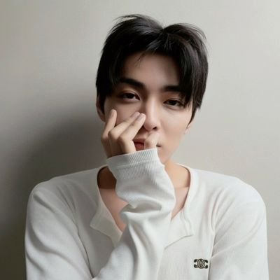 shouyize's profile picture. you adored me before