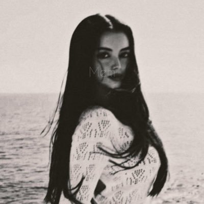 almeii31's profile picture. أنا فرصة عُمر .. ماني فرصة سعيّده .