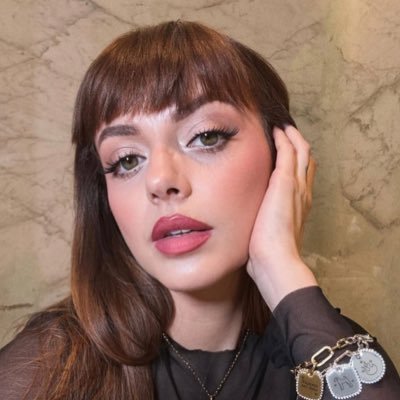 _sofiaa28_'s profile picture. per piacerti di più ti ho mentito || fan account