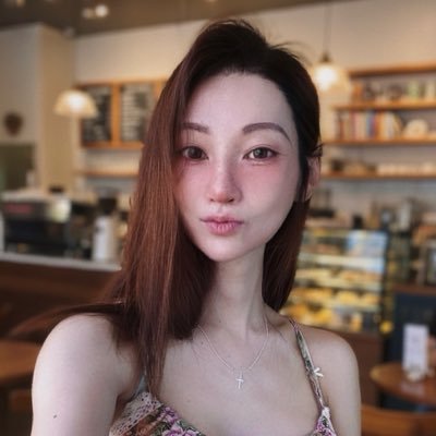 piiixiiidust's profile picture. 