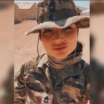 ashleeibarra02's profile picture. 