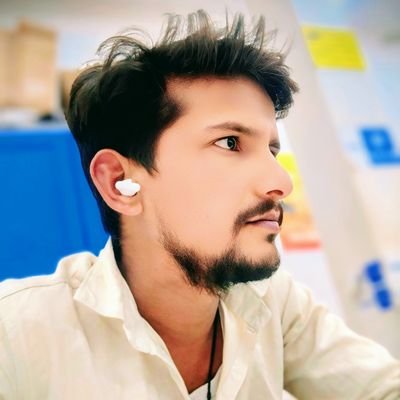 Purusho47343640's profile picture. Heart❤ belongs to @yadavakhilesh♥️🙏