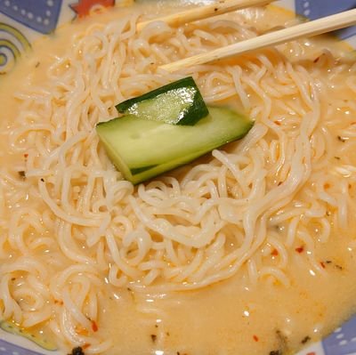 neon2u8rM755930's profile picture. 