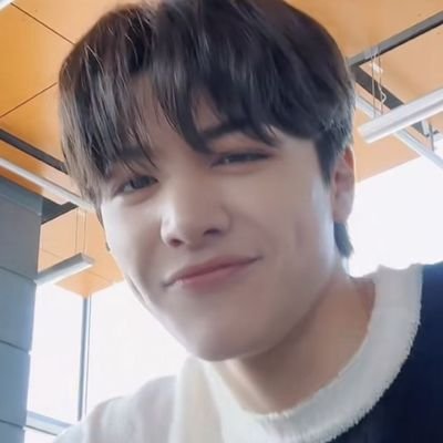 hhtpsmaki's profile picture. 