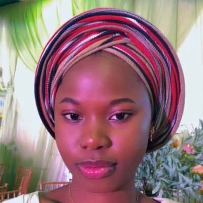 Lady__Hunter's profile picture. Professional Alaga ijoko/ Alaga iduro| Yoruba traditional wedding compere| Tesla Shareholder| Left handed| English teacher| Skincare enthusiast|