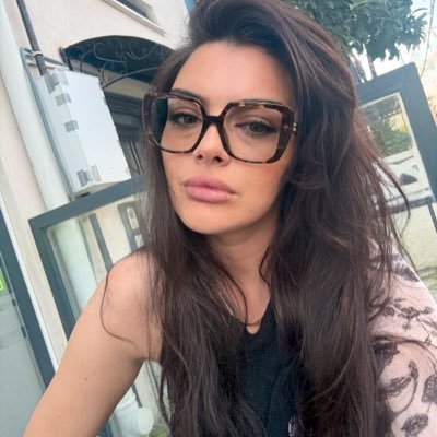 azirrsemraa's profile picture. Try to be a rainbow in someone’s cloud.t