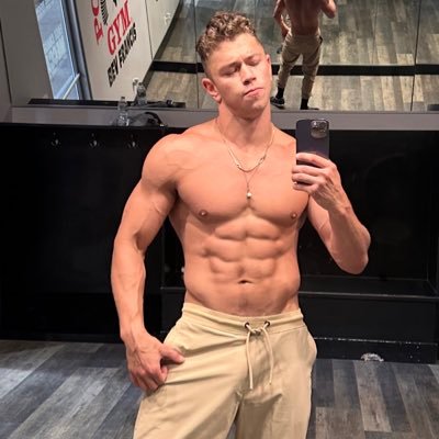 valentinobwc's profile picture. A problem for some. A fantasy for others