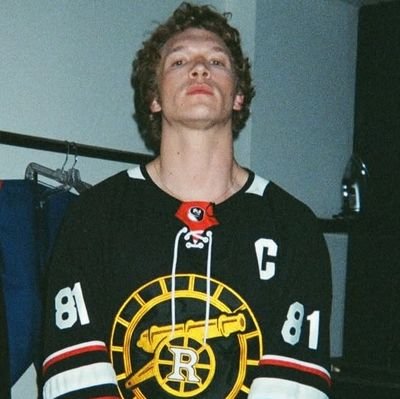 samantitheos's profile picture. 