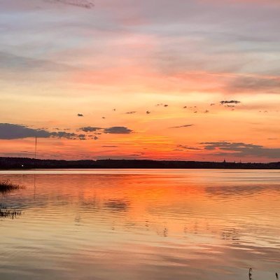 Emily74O's profile picture. I love listening to the sound of the waves and watching the sunset on the beach. I also love discovering new and unique foods in the city. I'm looking forward t