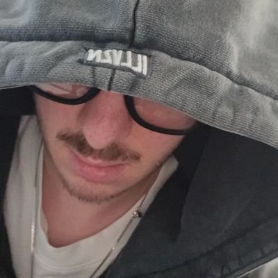 Sneeeky_Shark's profile picture. Twitch-SneeekyShark                            
TikTok-Sneeeky_Shark                                                
Insta-SneeekyShark