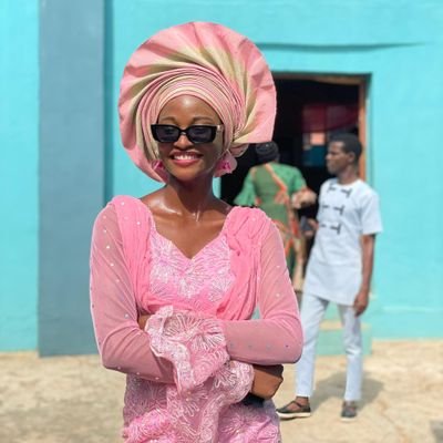 the_ayoosharon's profile picture. Oau student || Resin artist || Believer.