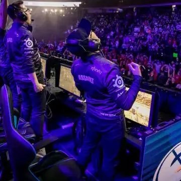 BuRn__x's profile picture. Call 0f Duty Player 🇫🇷 | Former player of the SAT and FanatiiK x7 ✭ 🏆 🥇 | Afilliate: @ScufGaming /@GoBlacklyte / @PoggersShop code:BURNCOD