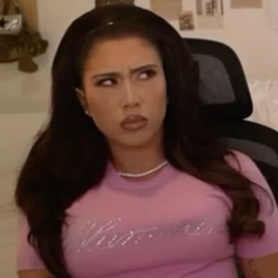 highlypursured's profile picture. aquarius sun , creator of my reality #loa , successful, goddess, always get whatever she wants