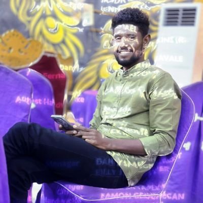 KHAhmed1810's profile picture. يا كنا نبيعك يا نسرق إخترنا النار الضلها يحرق طمناك إنو الدنيا بخشها ضوء يجرح جلد العتمه لما الليله قربان فجرك. يا بت يا نيل