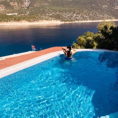 bizhepboyleyiz's profile picture. Parodi hesap