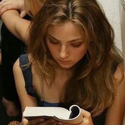 Blue_Lily_AngeL's profile picture. keep going!✨🦋 #meta #studytwt