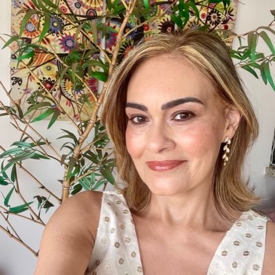 lucianagorayeb_'s profile picture. Católica, Conservadora, Professora de Direito Constitucional, Mestre em Direito Internacional ✝️Catholic, Conservative, Master in International Law