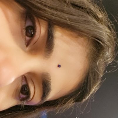 kunika_7's profile picture. Just a paradoxical फूल! 🌻