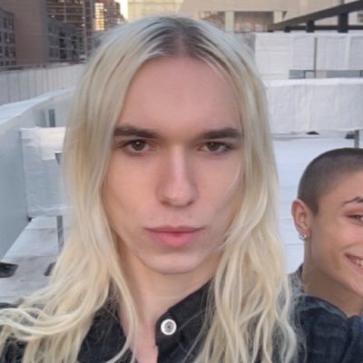 fuckrommulas's profile picture. that one lesbian that doesnt play about 2hollis #musictwt #boyliifetwt @minionhollis