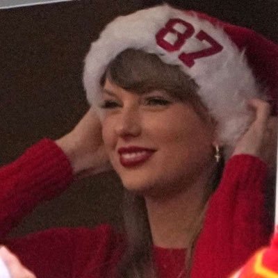 archerinthemoon's profile picture. #TSTheLifeOfaShowgirl ❤️‍🔥 cryptic and machiavellian