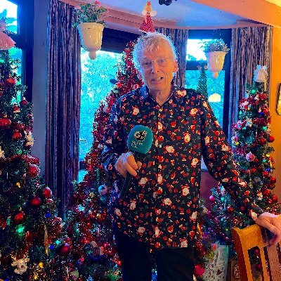 driftwoodbysea's profile picture. Owner multi-award winning garden seen twice on BBC Gardeners' World, charity fundraiser, garden writer & broadcaster for gardening media, Christmas & dog lover