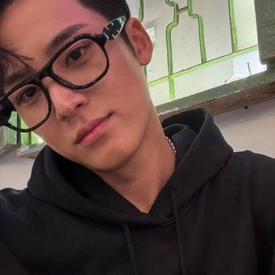 reiniyer's profile picture. 